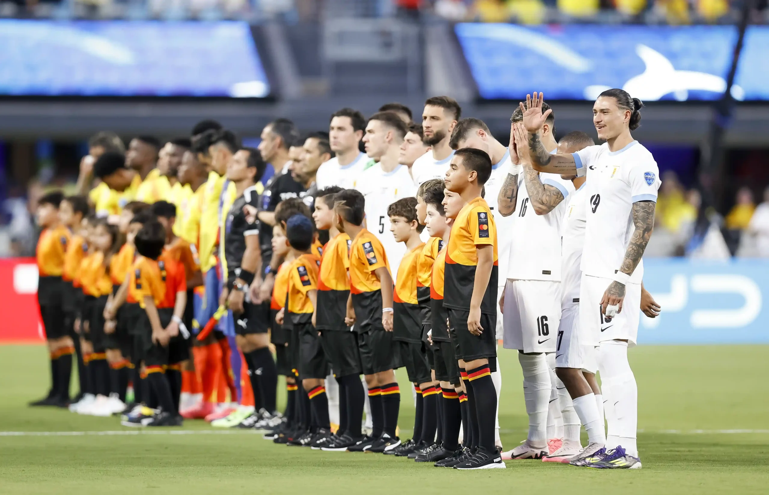 Conmebol abre expediente a 10 jugadores de Uruguay