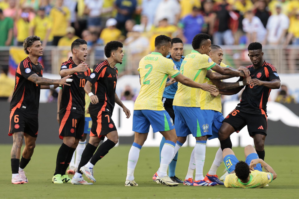 Conmebol admite que el VAR se equivocó al no señalar un penal favor de Brasil