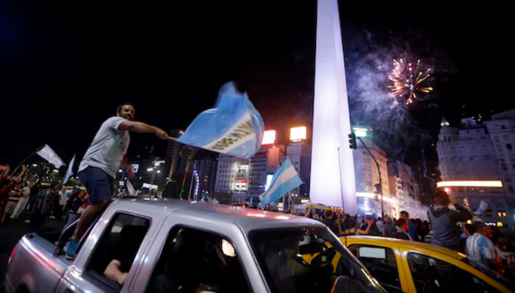 Fallece un aficionado argentino en el Obelisco de Buenos Aires