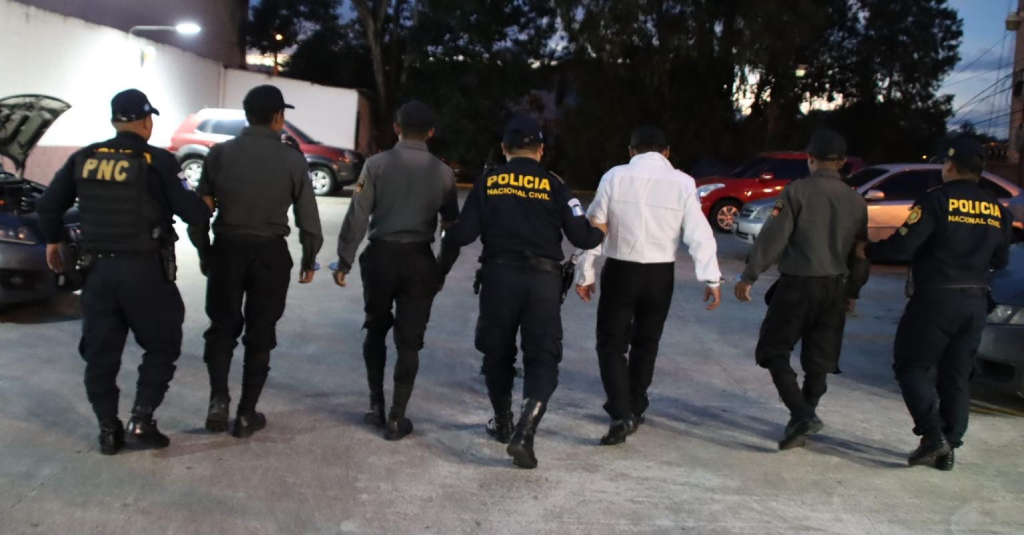 Capturan a guardias de seguridad privada en Mixco