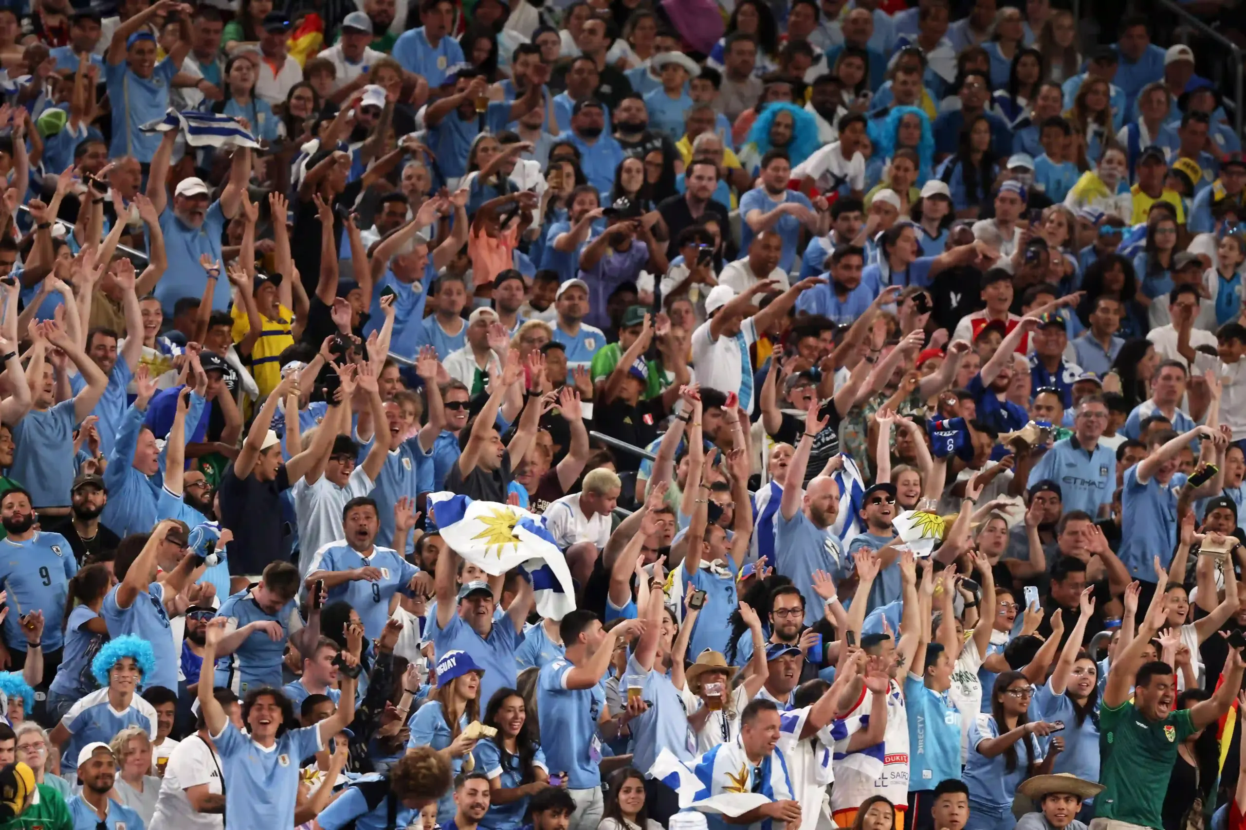 La hinchada uruguaya ya no está sola en Copa América