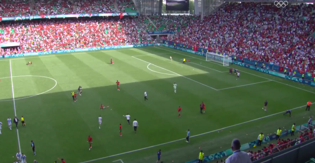 Aficionados de Marruecos invaden la cancha tras empate de Argentina