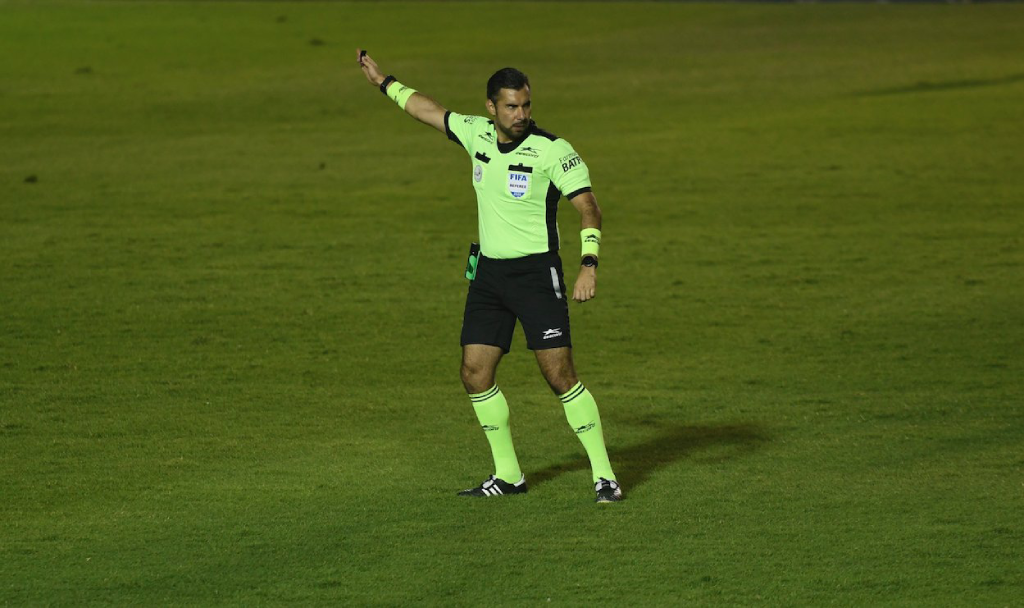 Mario Escobar estará en la semifinal entre Colombia vs. Uruguay