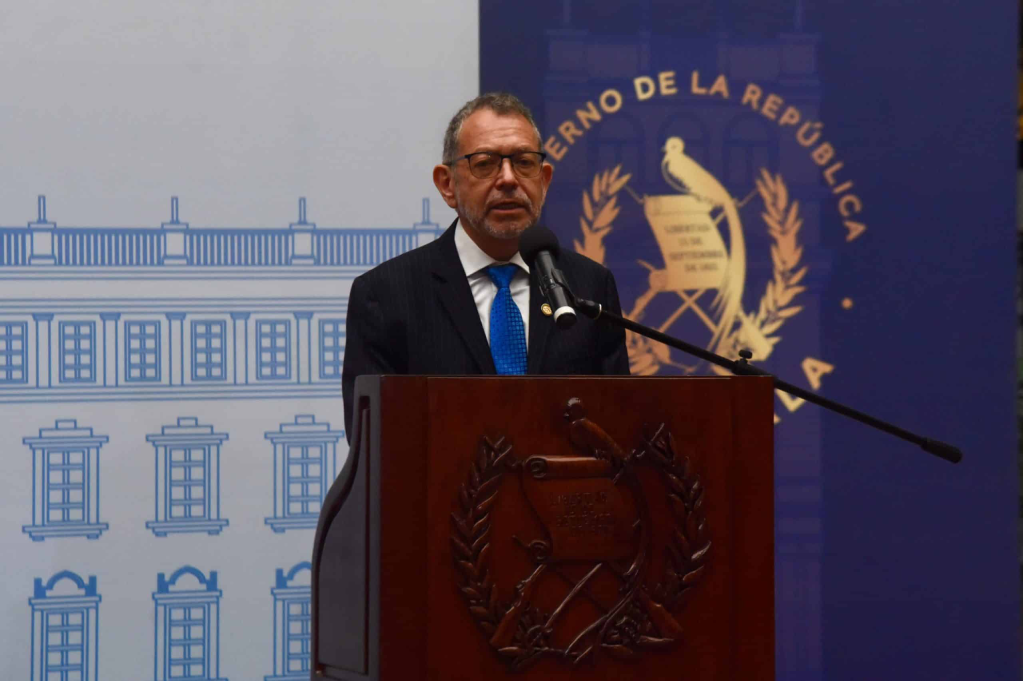 Diputados solicitan interpelación del ministro de Comunicaciones