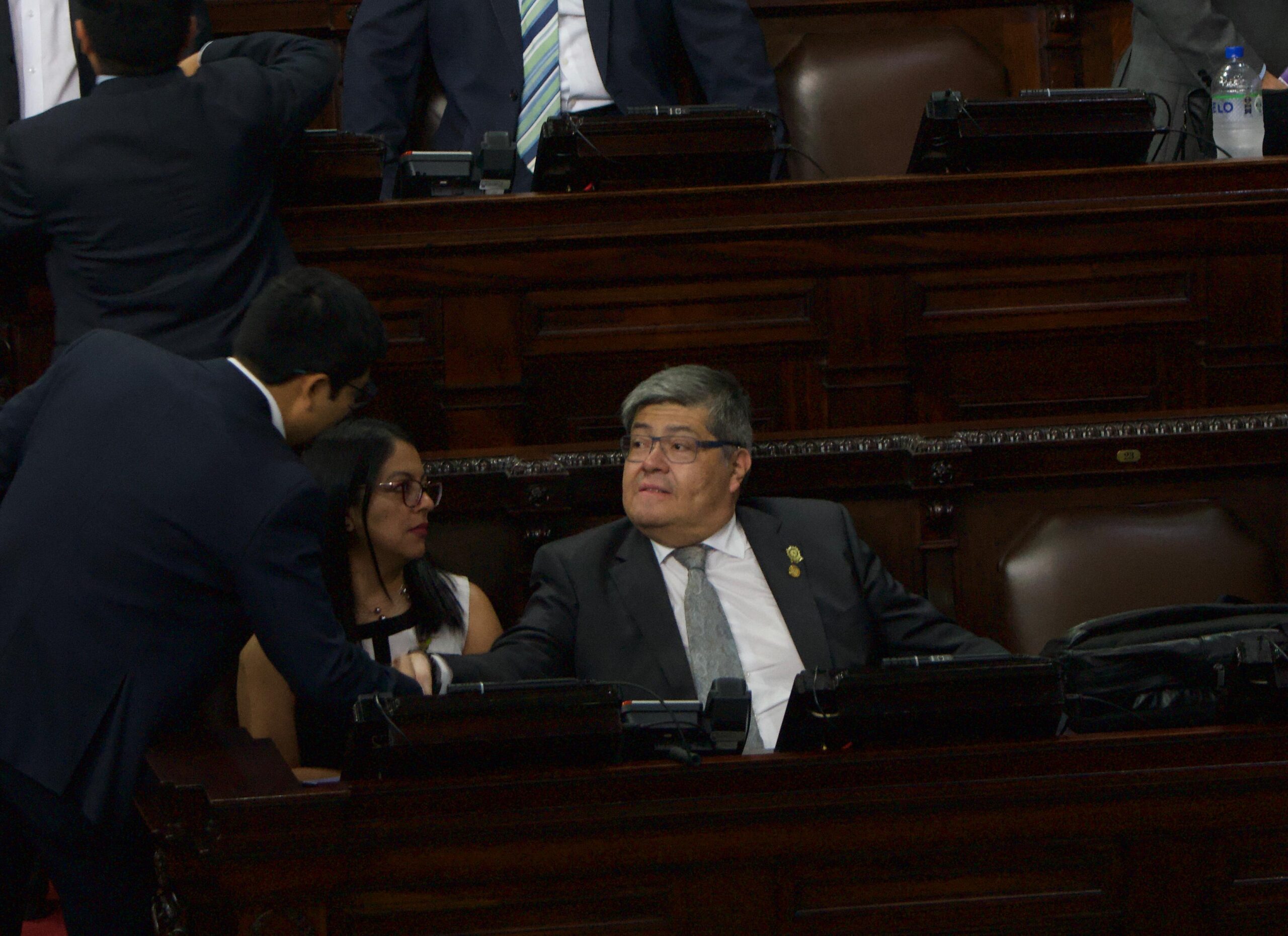 Baja presencia de diputados impide inicio de interpelaciones a ministros