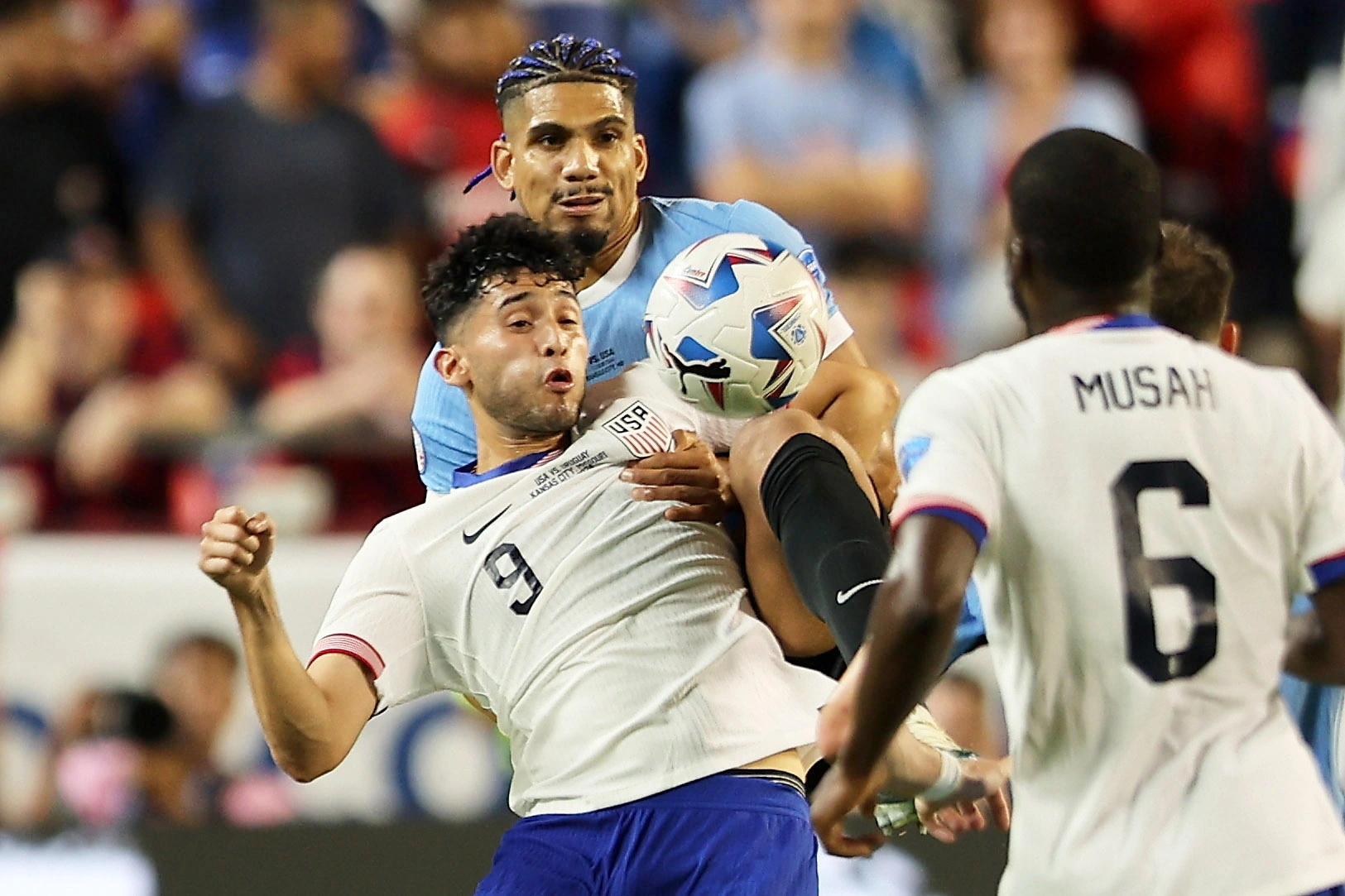 Ronald Araujo se perderá el Uruguay-Colombia