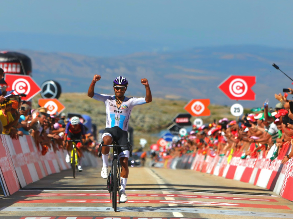 ¡Histórico! Sergio Chumil gana etapa en la Vuelta a Portugal