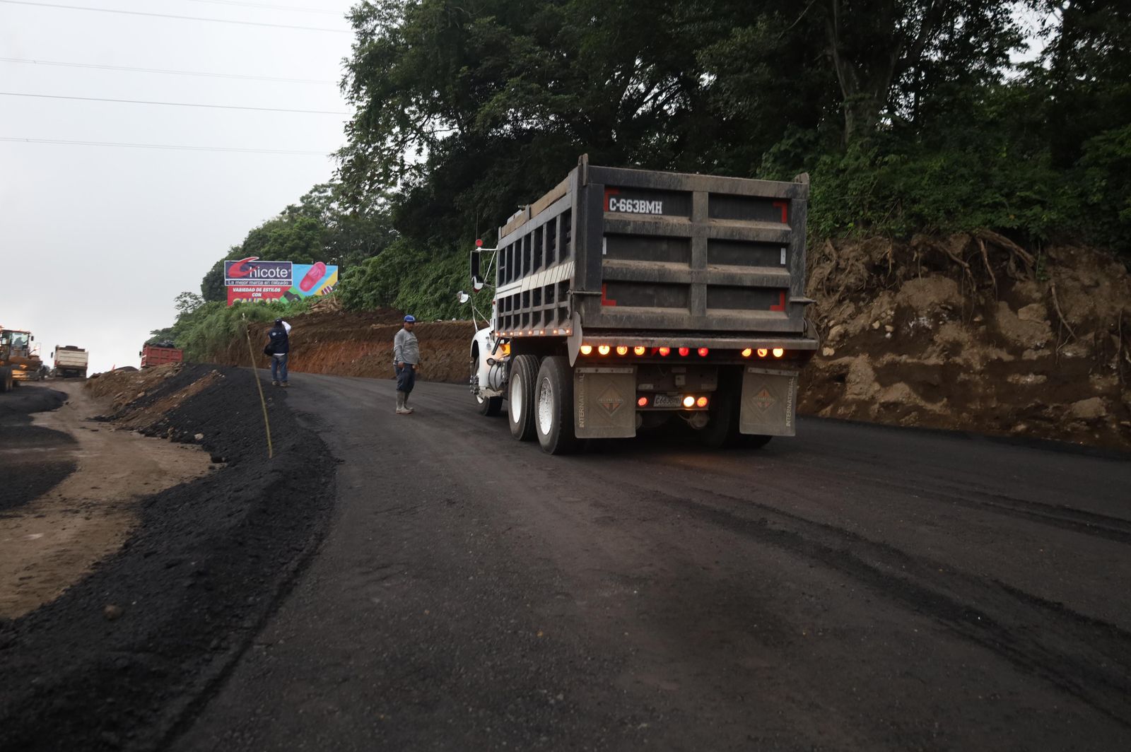 Vehículos empiezan a circular por la Autopista Palín-Escuintla