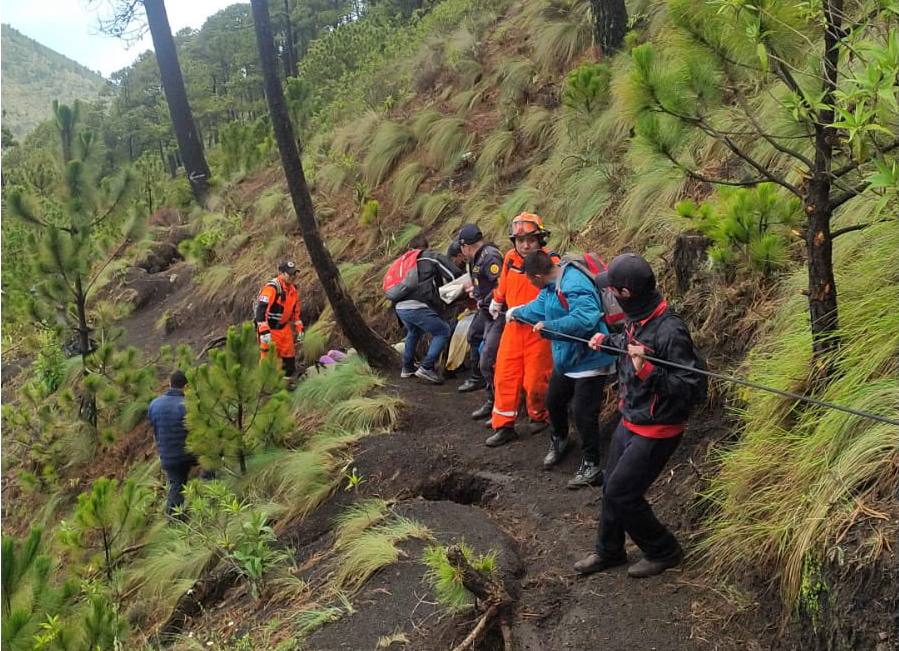 Localizan a turista sin vida en el volcán Acatenango