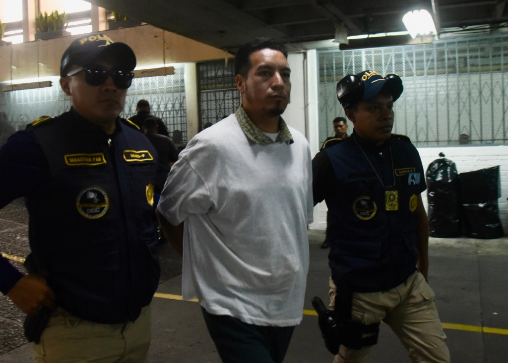 Ligan a proceso a exsubinspector de PNC implicado en doble crimen