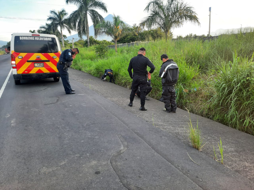 Disparan contra motorista para robarle su vehículo