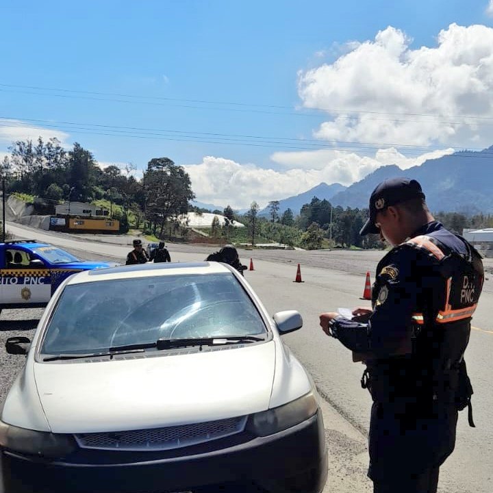 PNC impone 77 multas durante operativo en ruta Interamericana