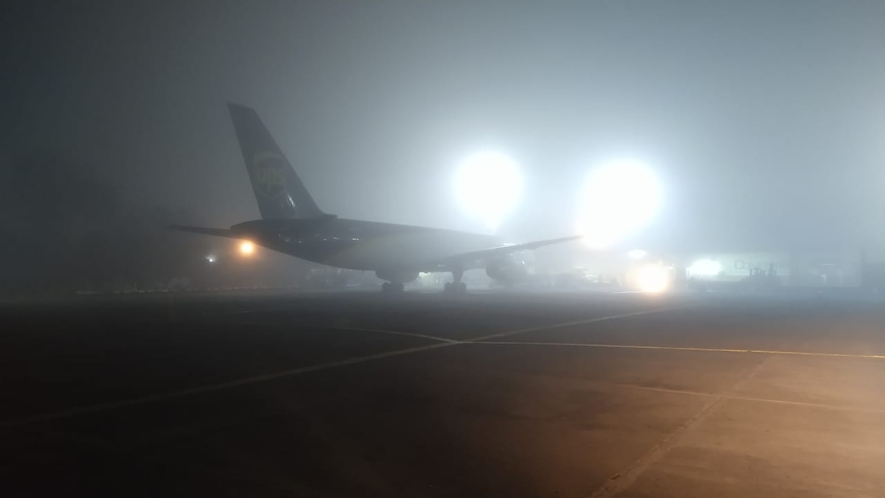 Aeropuerto La Aurora activa “alerta verde” por densa neblina